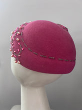 Load image into Gallery viewer, vintage 1940s 50s magenta beaded cocktail hat ONE SZ
