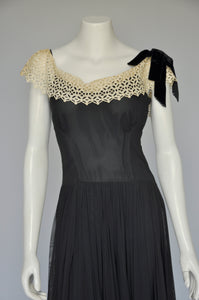 1930s peach satin TRAPUNTO dressing gown M/L