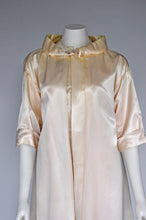 Load image into Gallery viewer, vintage 1950s champagne satin coat with pink lining S/M/L
